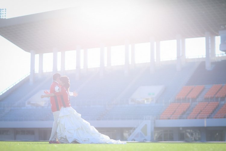 大好きすぎて新郎に飛び込む新婦様