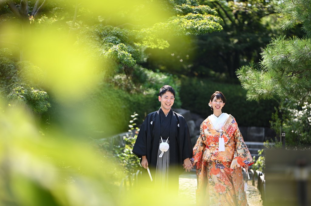 自然に笑顔がこぼれるロケーション前撮り撮影。