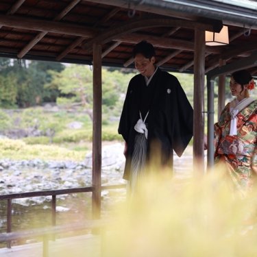 ビールで乾杯♡桜の時期だからこそ鮮やかなフォトウェディング♡