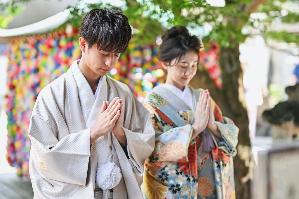 金剛寺でお参りフォトウェディング