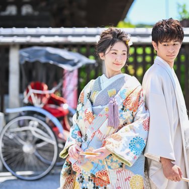 京都特有の人力車を利用した撮影も