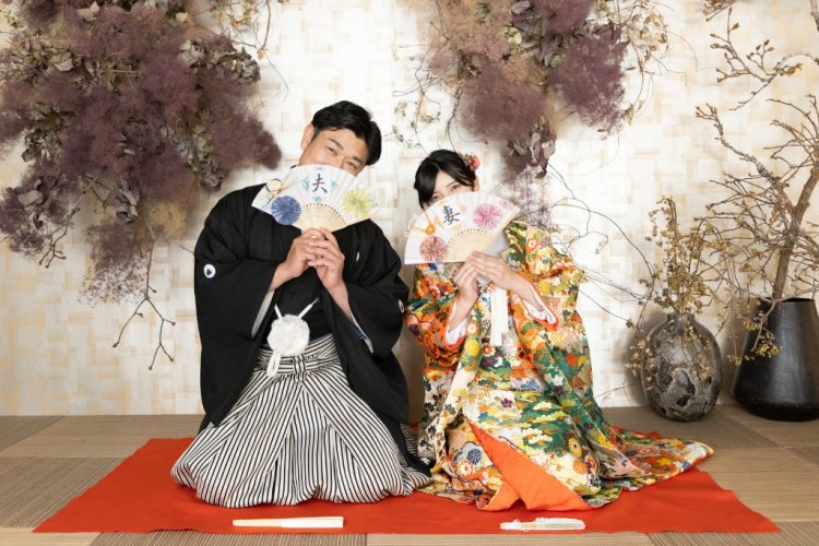 紫色のドライフラワーが大人っぽさを惹き立てる