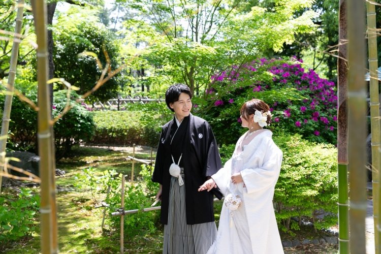 微笑み合う新郎新婦様