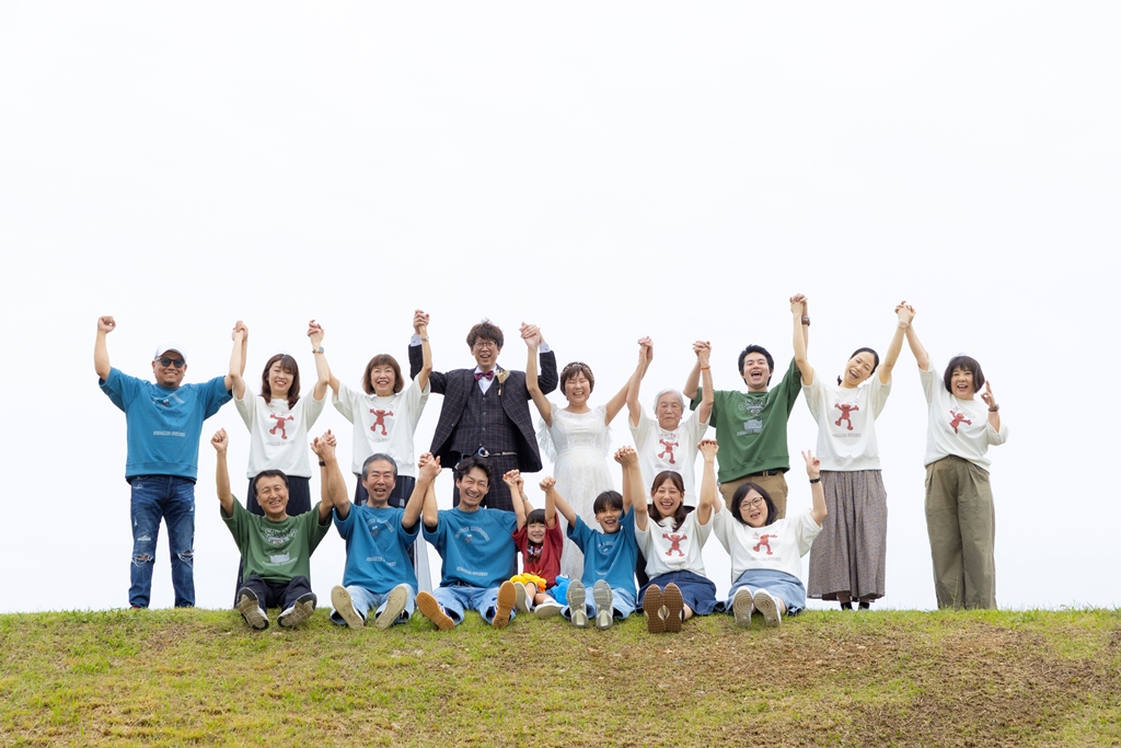 公園でのびのび！みんなで仲良し写真撮影👕🌟