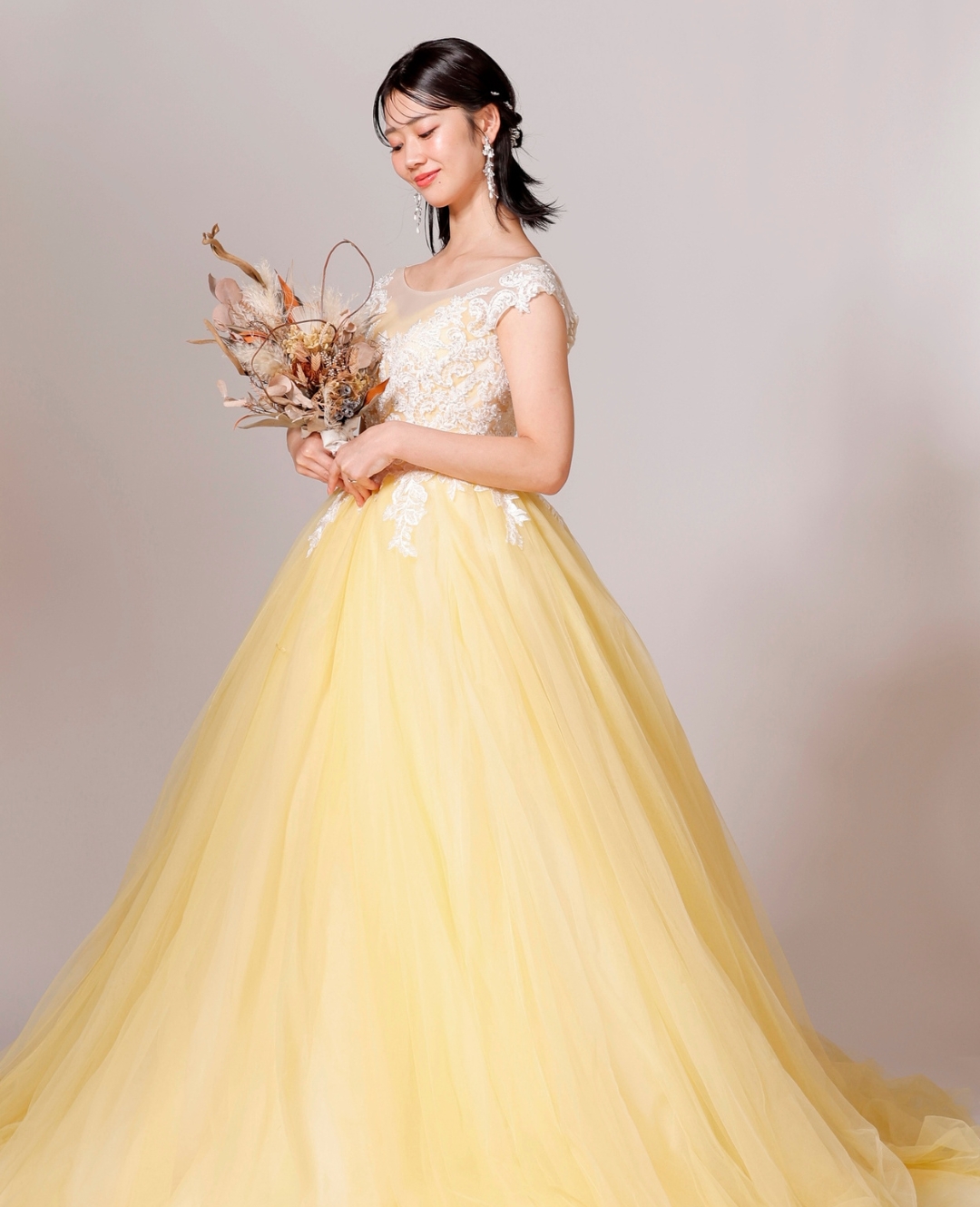 ブラックのカラードレス