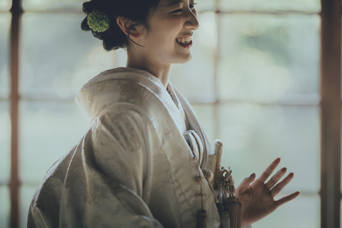 花嫁のナチュラルな笑顔のアップ写真